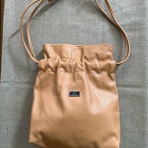 Gucci Shoulder Bag in Tan Leather